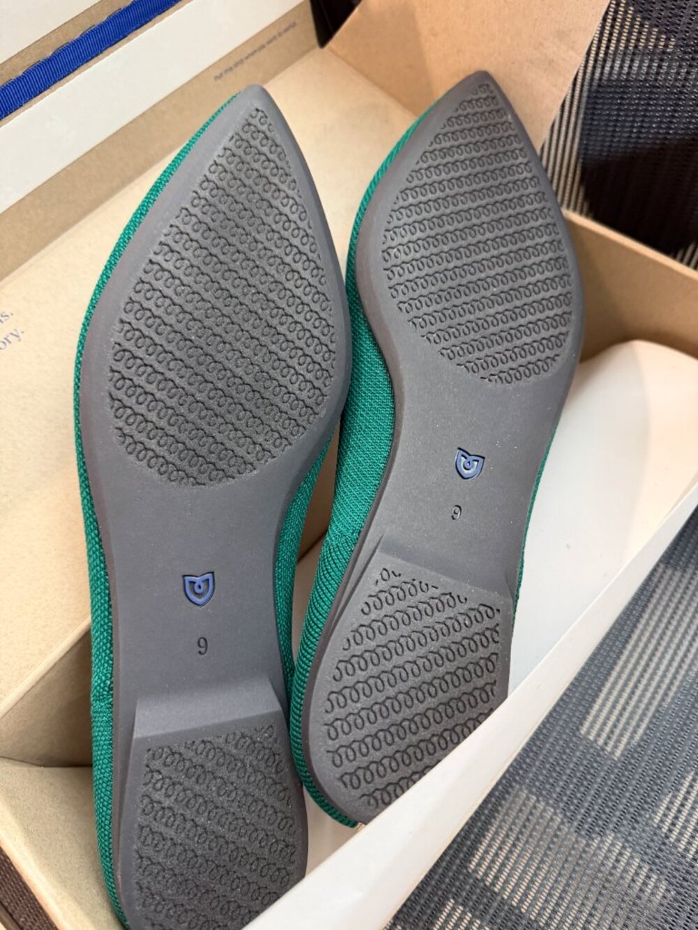 Rothy’s The Point Dark Emerald Flats Size 9 With Box - Picture 6 of 6